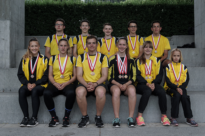 LA Gruppenfoto Medaillen KM 18 855px